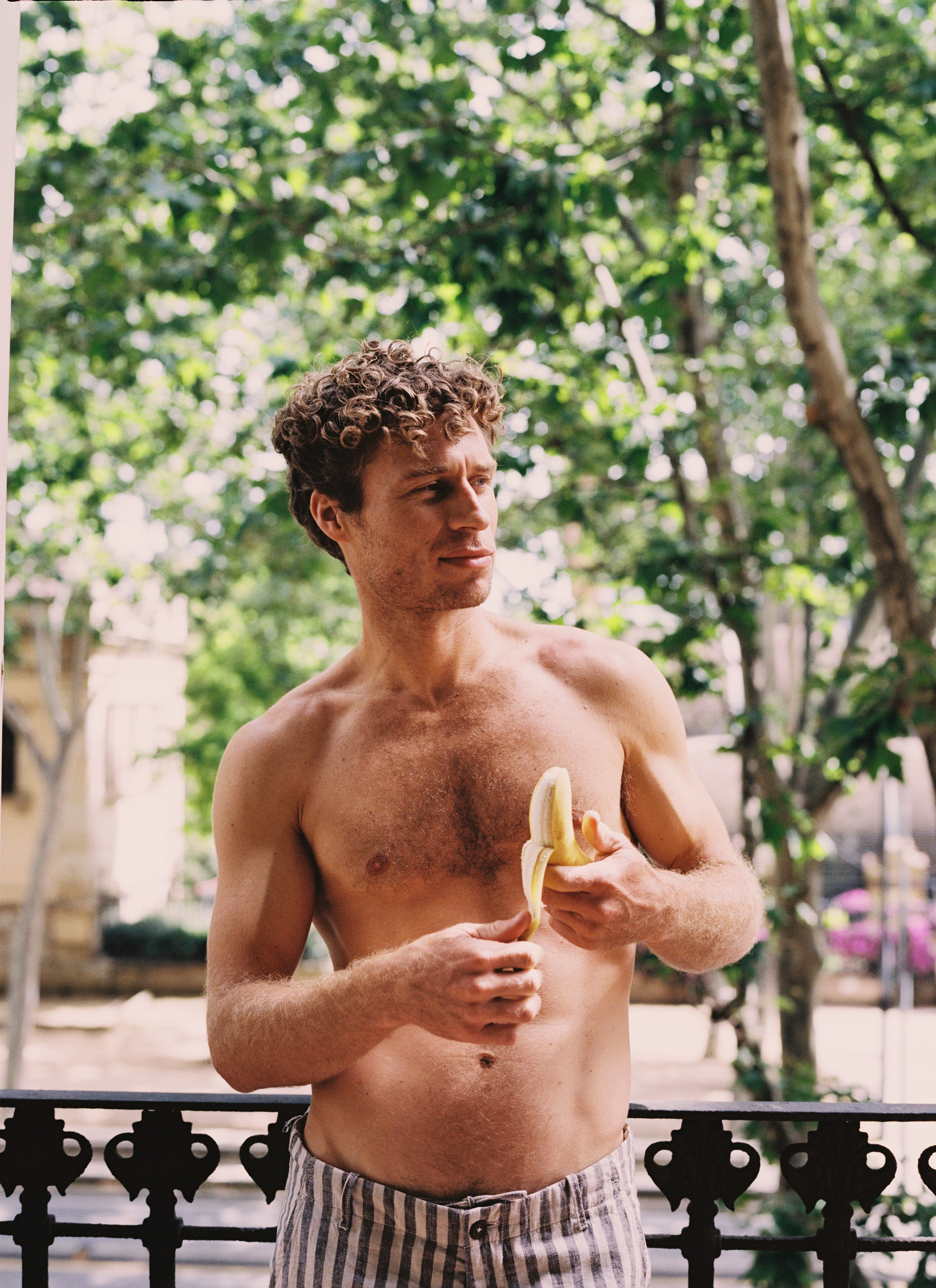 hot-performer-michael-vegas9