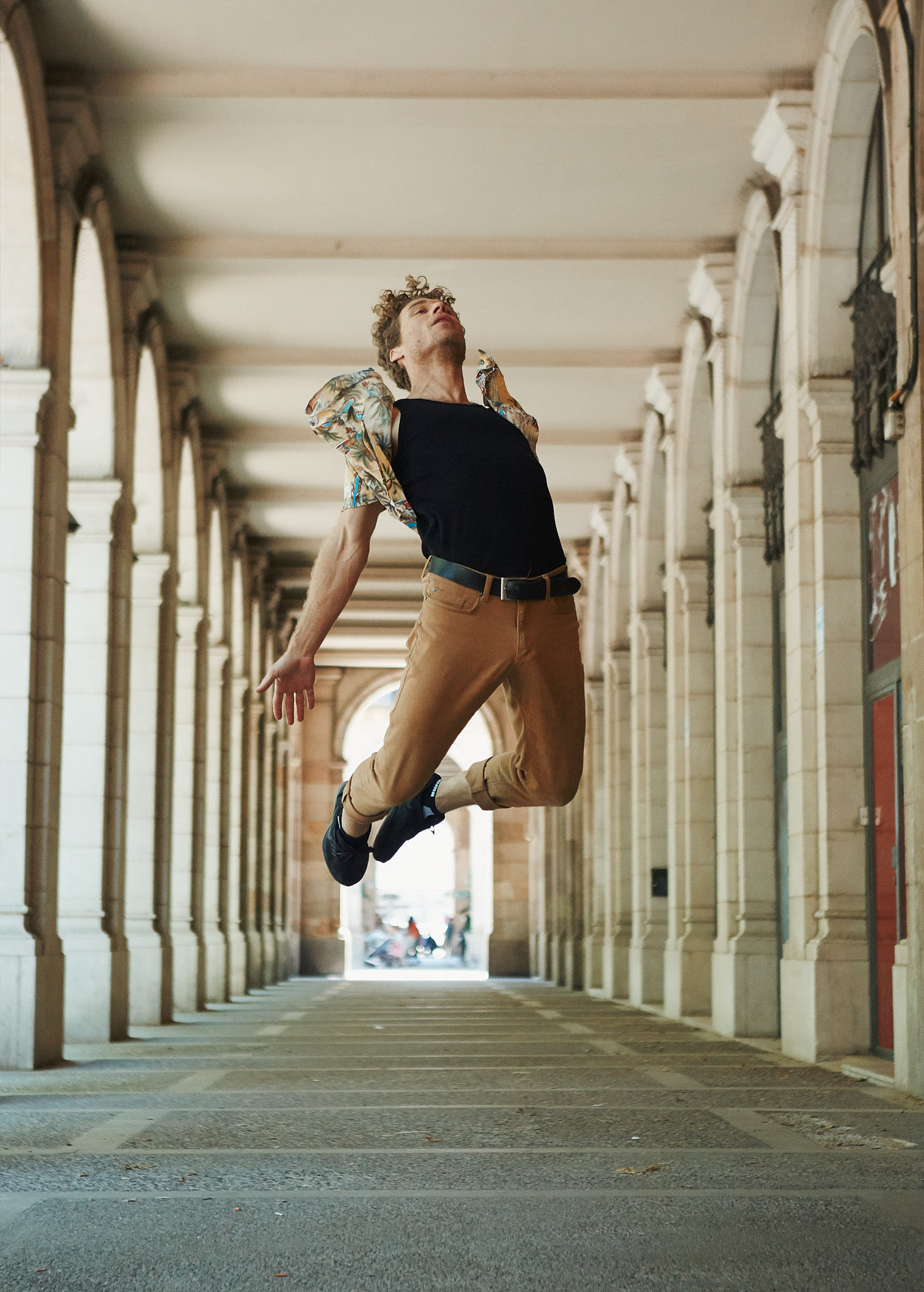 hot-performer-michael-vegas13