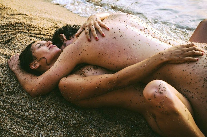 chico-nudista-playa3