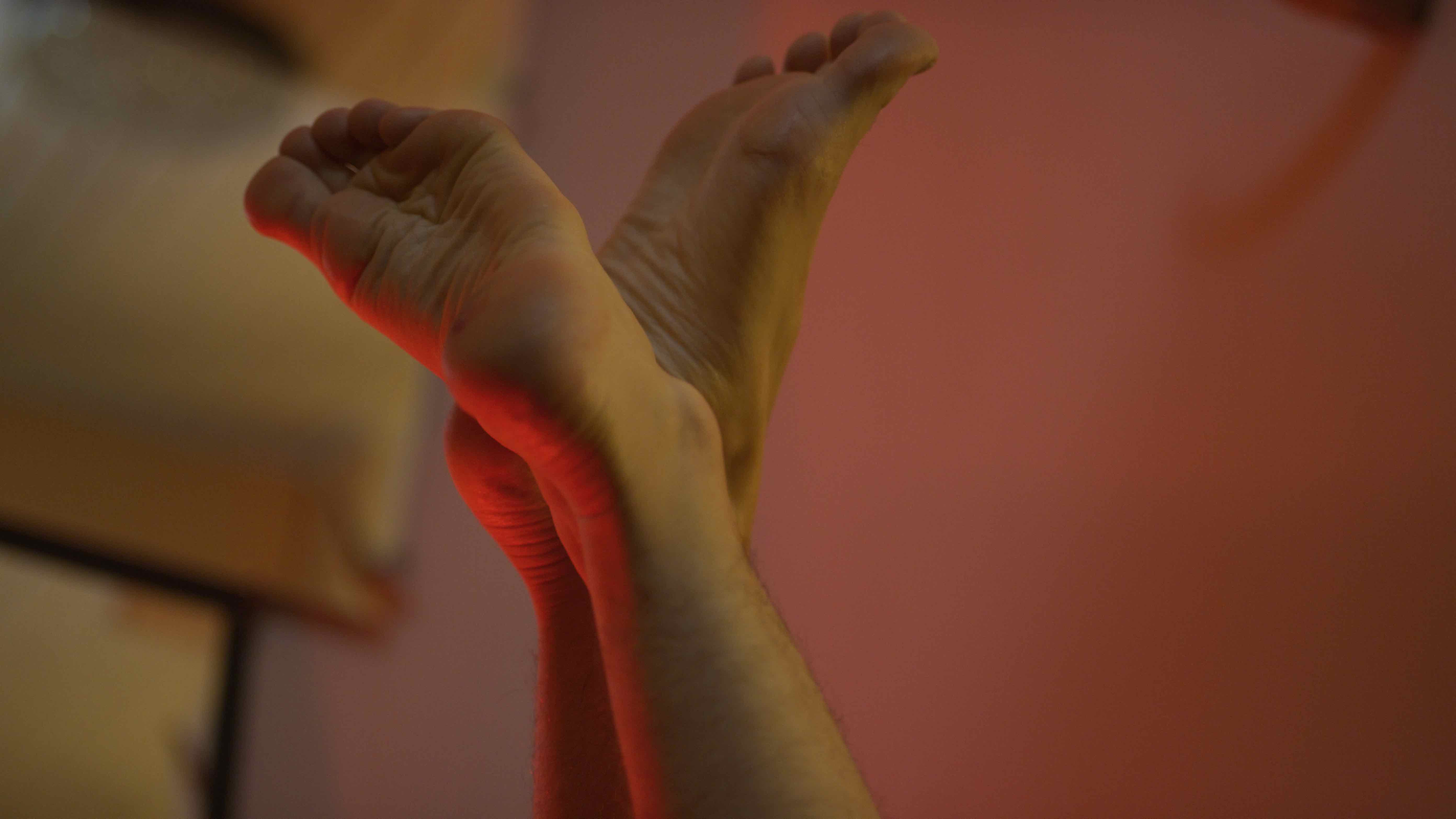 LynxMondayRedStills.0000022