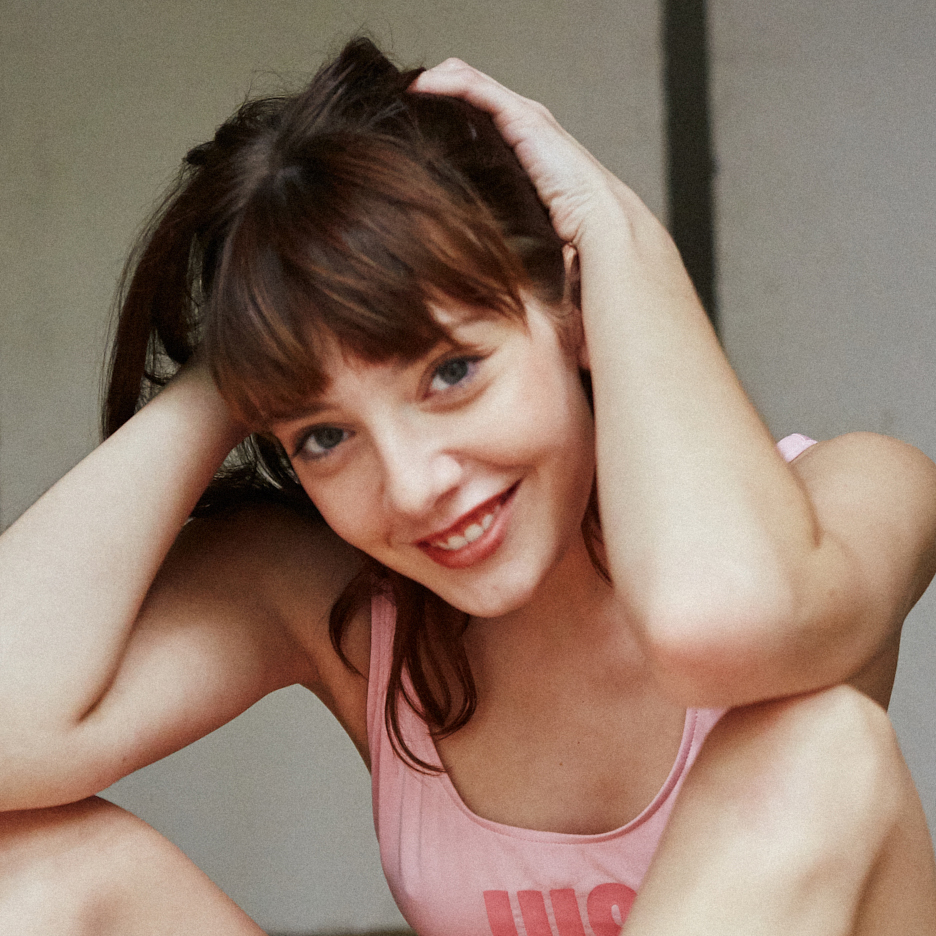 hot-performer-lena-anderson13