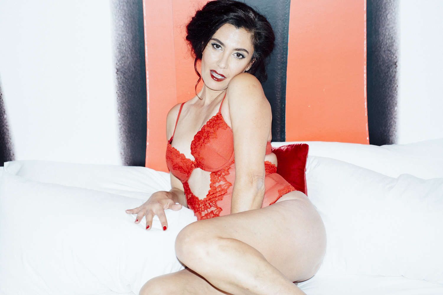 hot-movie-mother-on-tiner06